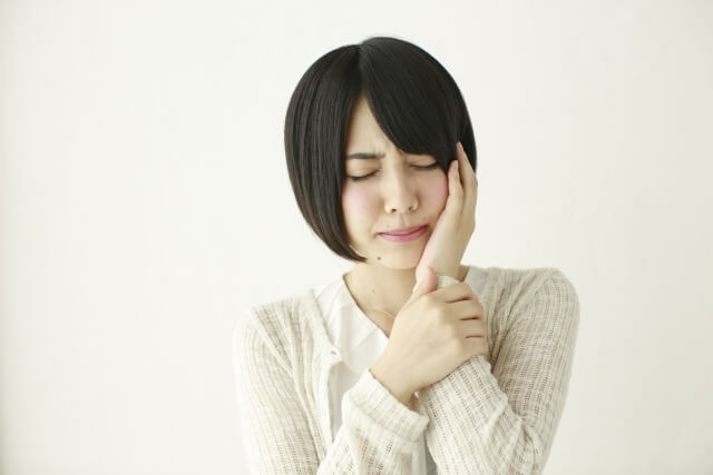 痛みや痺れが続く